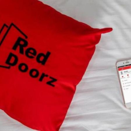 Reddoorz Plus @ Karet Setiabudi Jakarta Kültér fotó