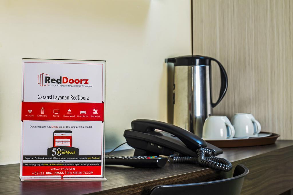 Reddoorz Plus @ Karet Setiabudi Jakarta Kültér fotó