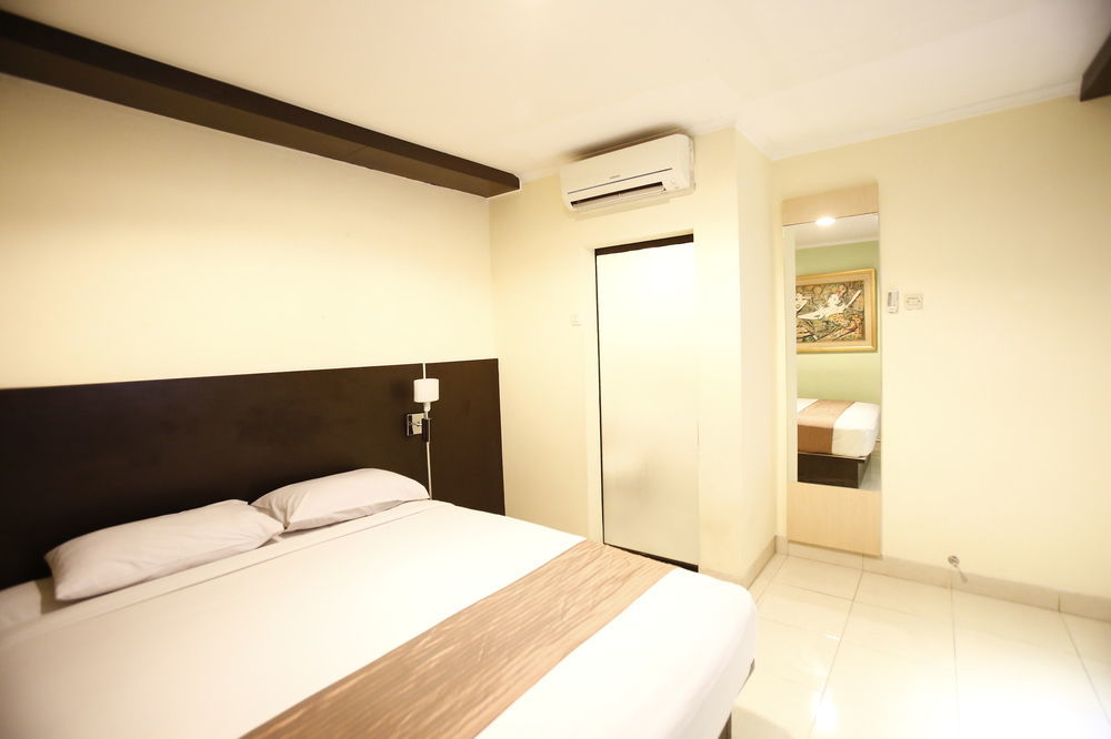 Reddoorz Plus @ Karet Setiabudi Jakarta Kültér fotó