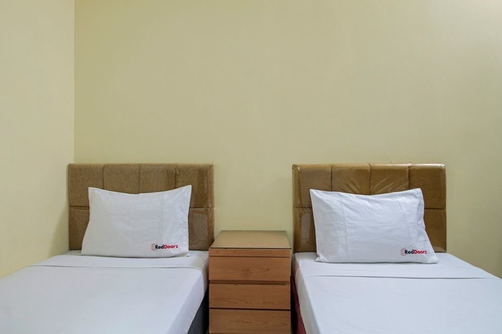 Reddoorz Plus @ Karet Setiabudi Jakarta Kültér fotó