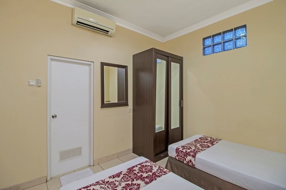 Reddoorz Plus @ Karet Setiabudi Jakarta Kültér fotó