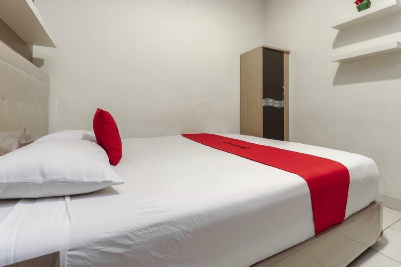 Reddoorz Plus @ Karet Setiabudi Jakarta Kültér fotó