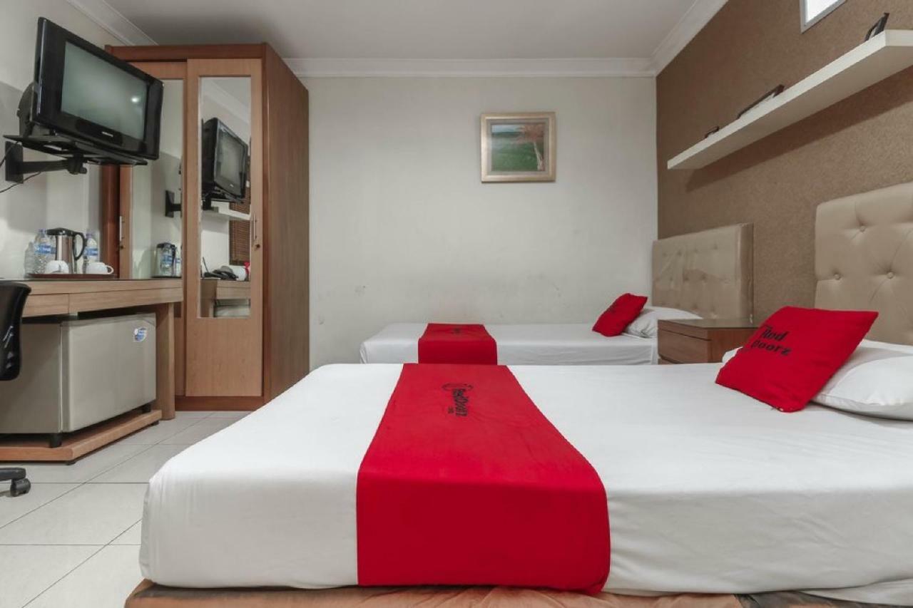 Reddoorz Plus @ Karet Setiabudi Jakarta Kültér fotó