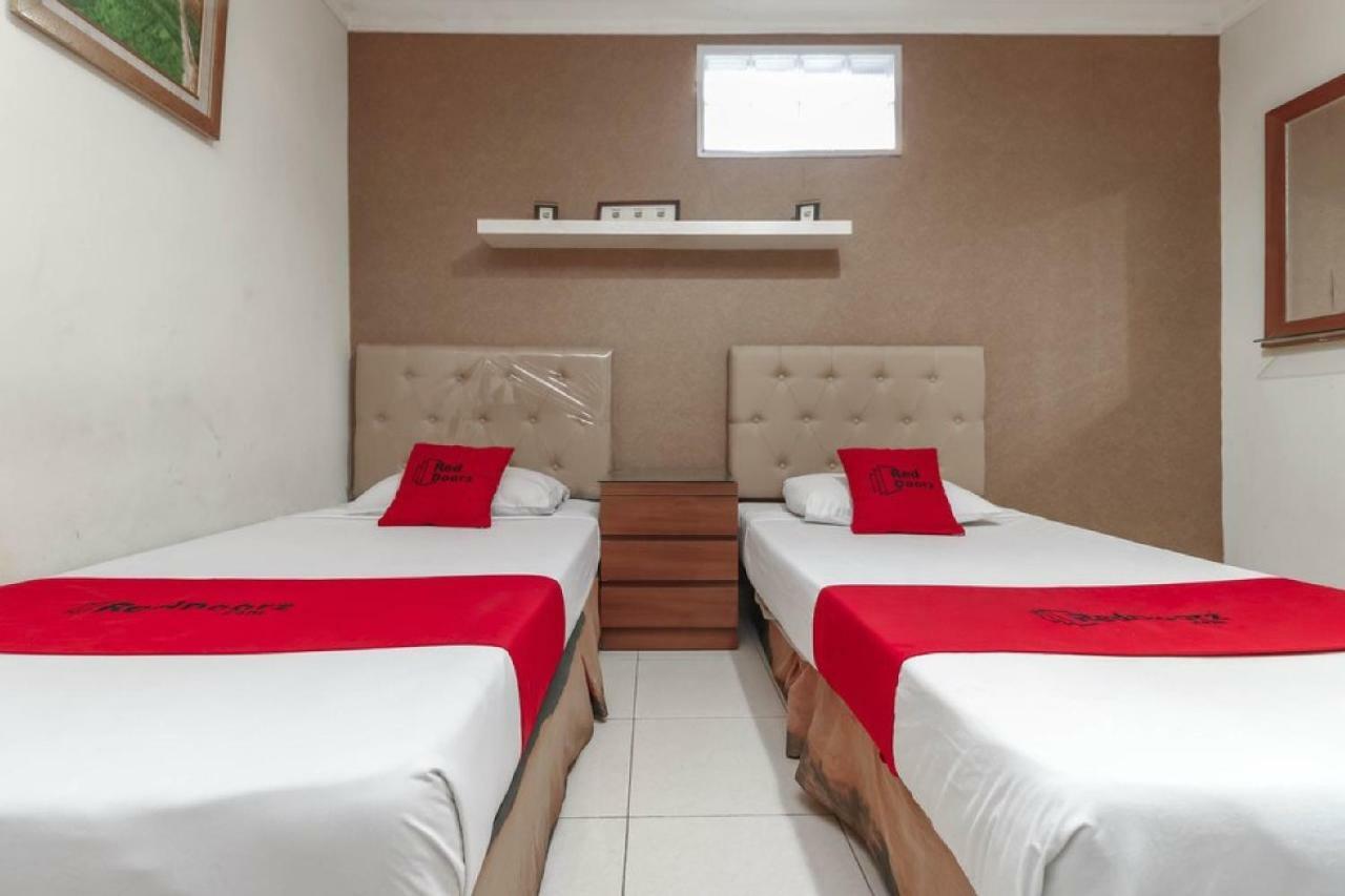 Reddoorz Plus @ Karet Setiabudi Jakarta Kültér fotó