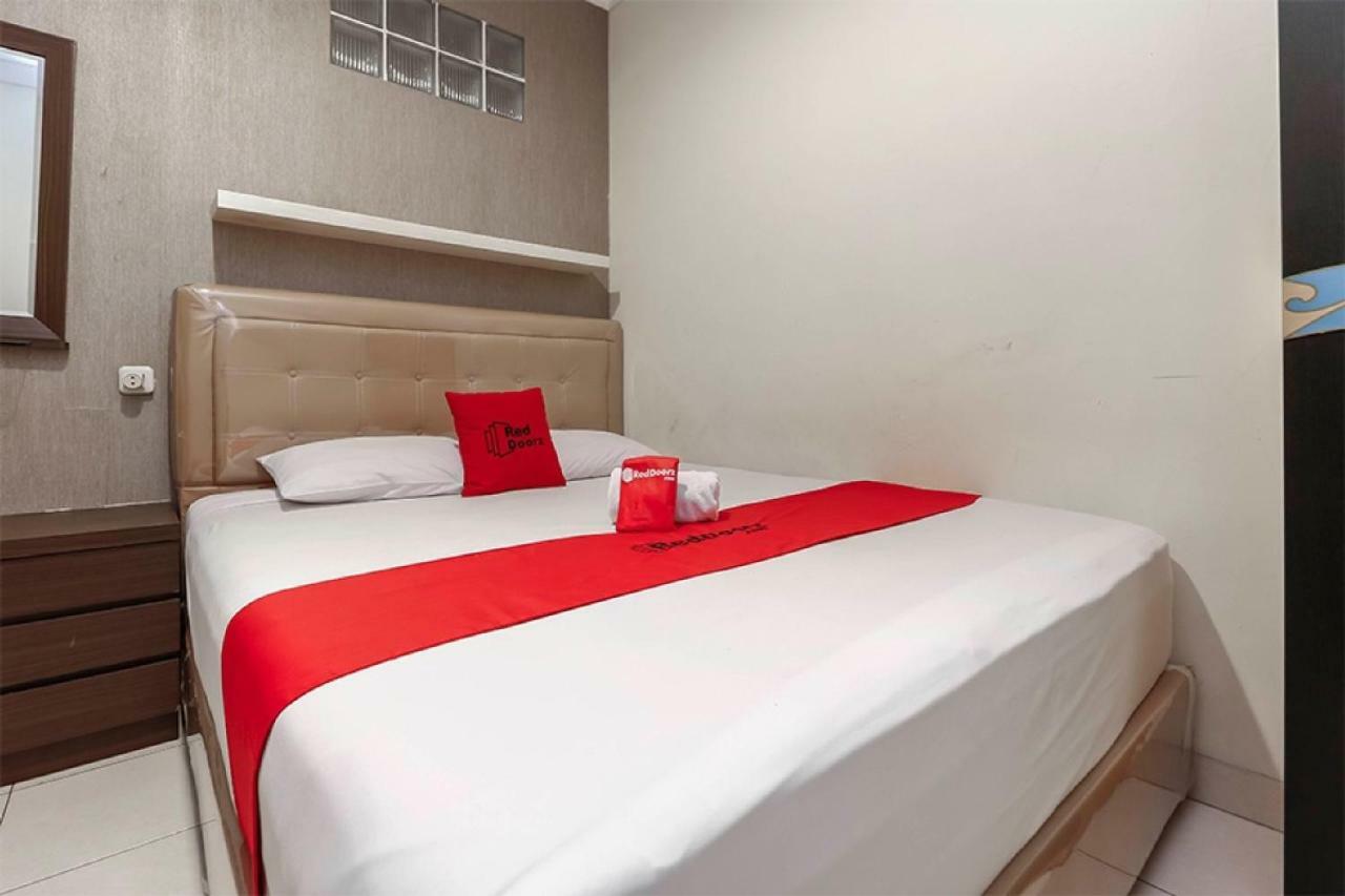 Reddoorz Plus @ Karet Setiabudi Jakarta Kültér fotó